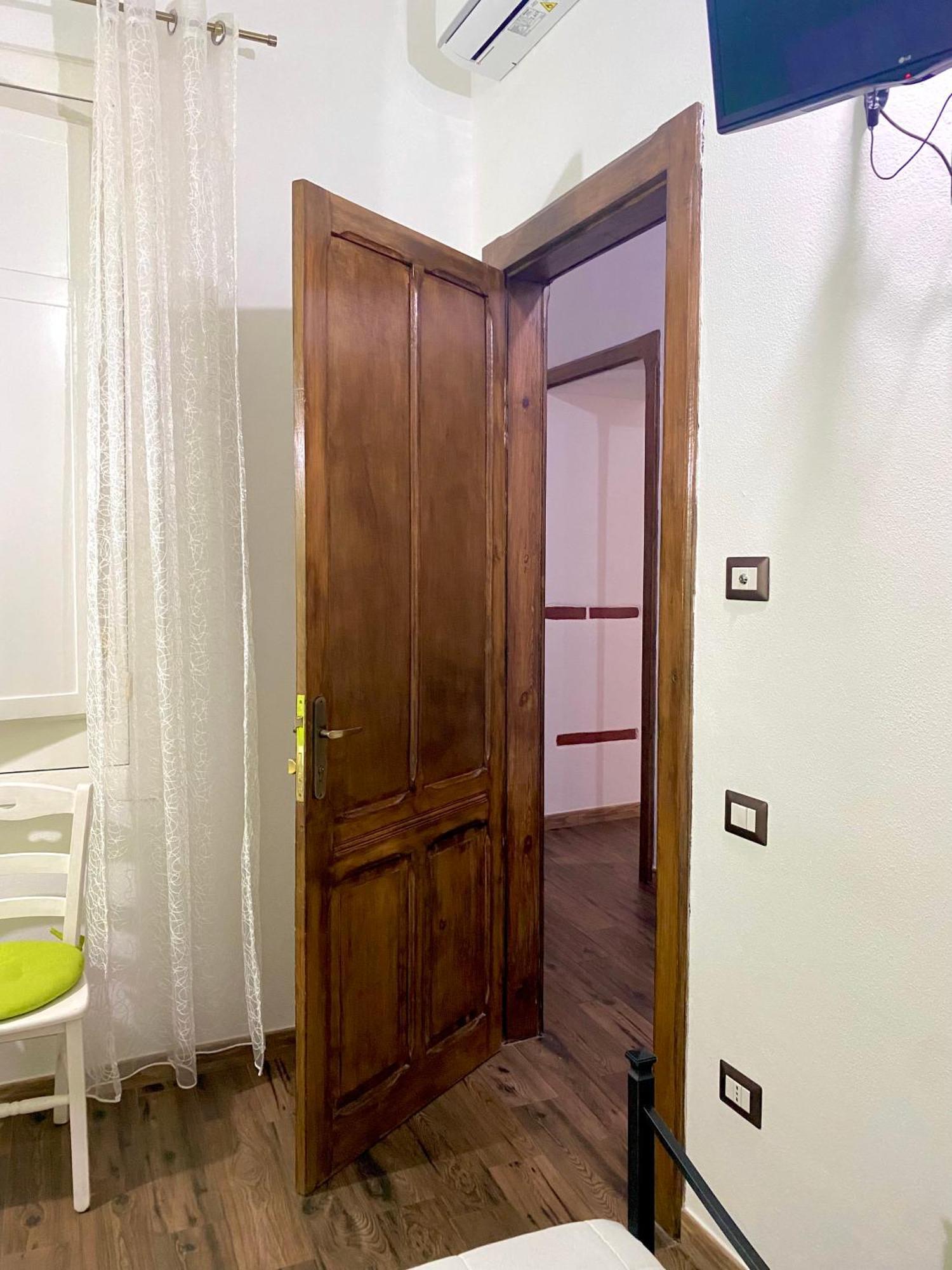 Dani'S House Hotel Cagliari Room photo
